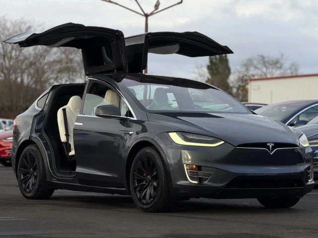 2017 Tesla Model X - Image 11 of 12