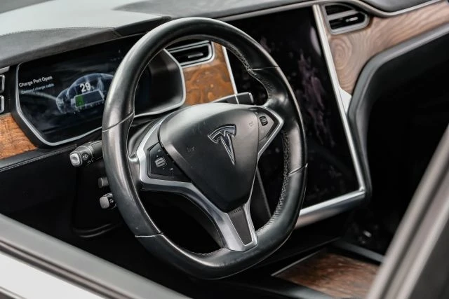 2017 Tesla Model X - Image 20 of 21