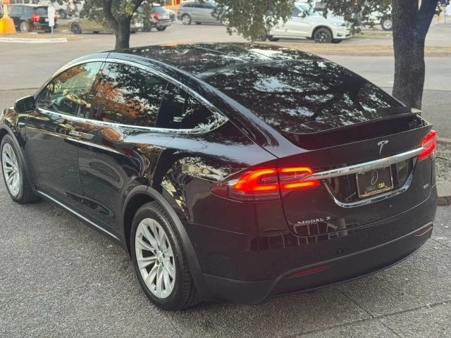 2017 Tesla Model X - Image 17 of 21