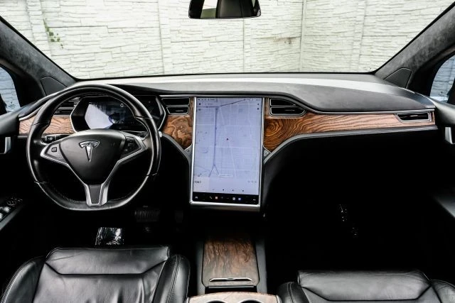 2017 Tesla Model X - Image 19 of 21