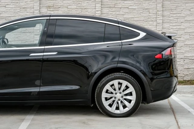 2017 Tesla Model X - Image 16 of 21