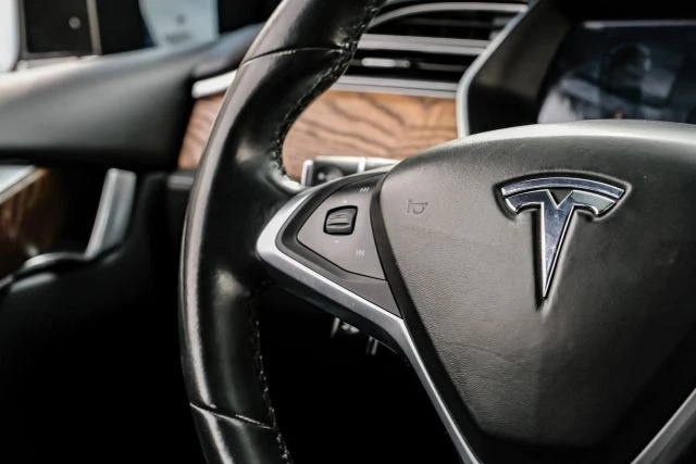 2017 Tesla Model X - Image 21 of 21