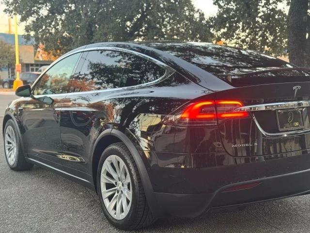 2017 Tesla Model X - Image 21 of 21