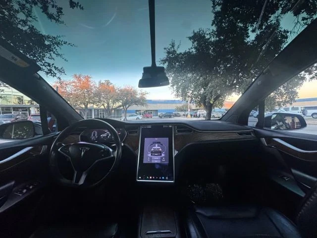 2017 Tesla Model X - Image 15 of 21
