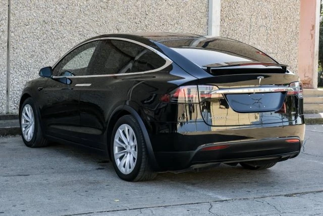 2017 Tesla Model X - Image 12 of 21