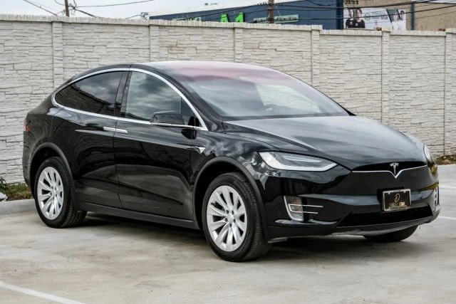 2017 Tesla Model X - Image 9 of 21