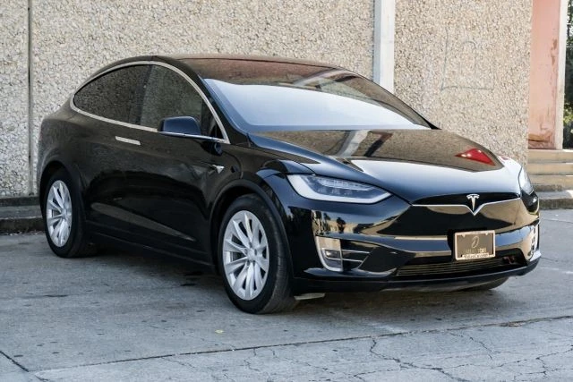 2017 Tesla Model X - Image 8 of 21