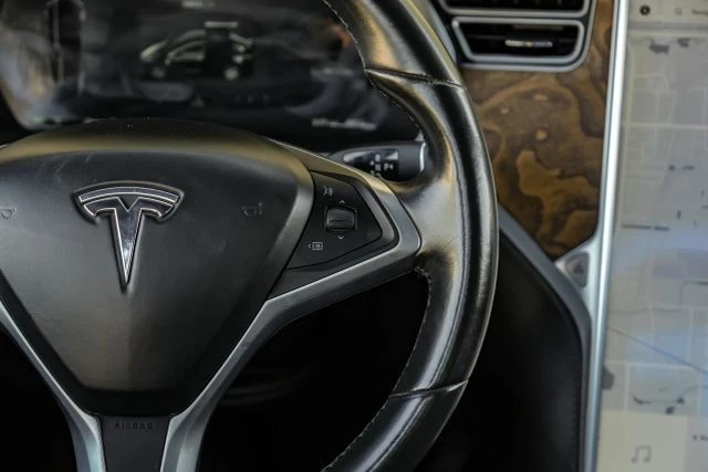2017 Tesla Model X - Image 19 of 21