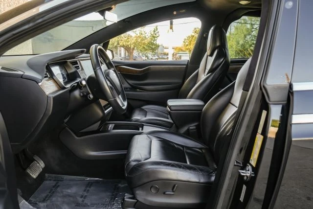 2017 Tesla Model X - Image 5 of 21