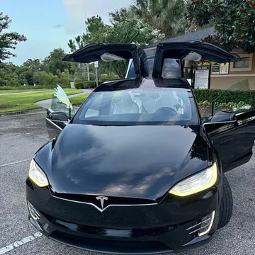 2017 Tesla Model X 90D Sport Utility 4D