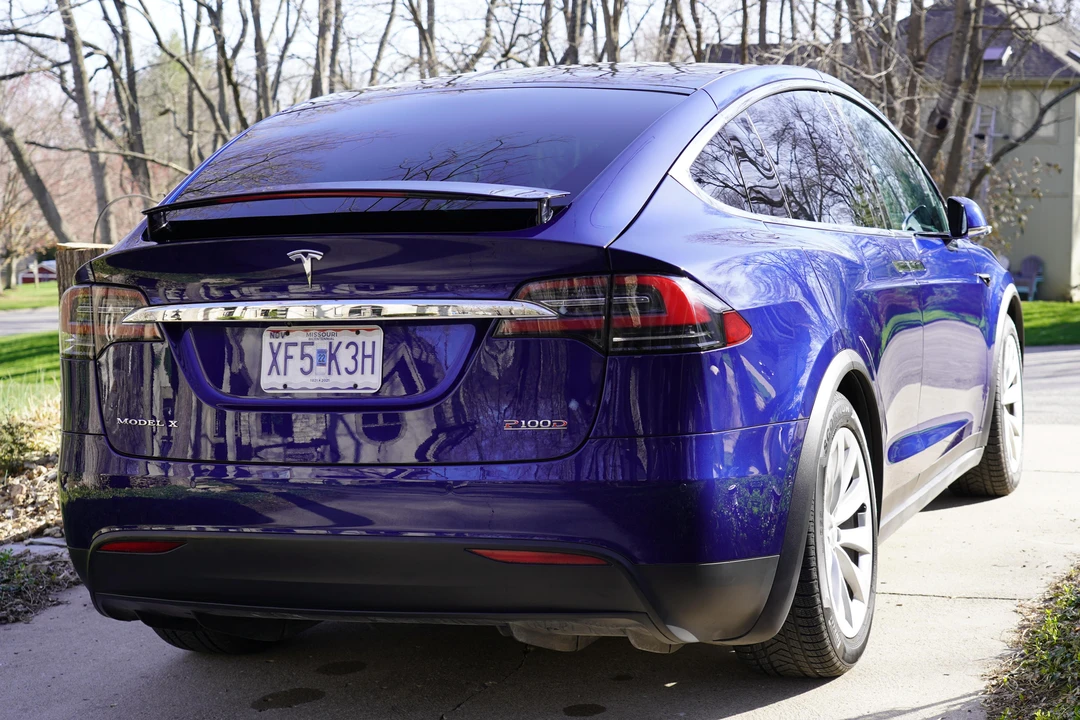 2017 Tesla Model X - Image 8 of 10