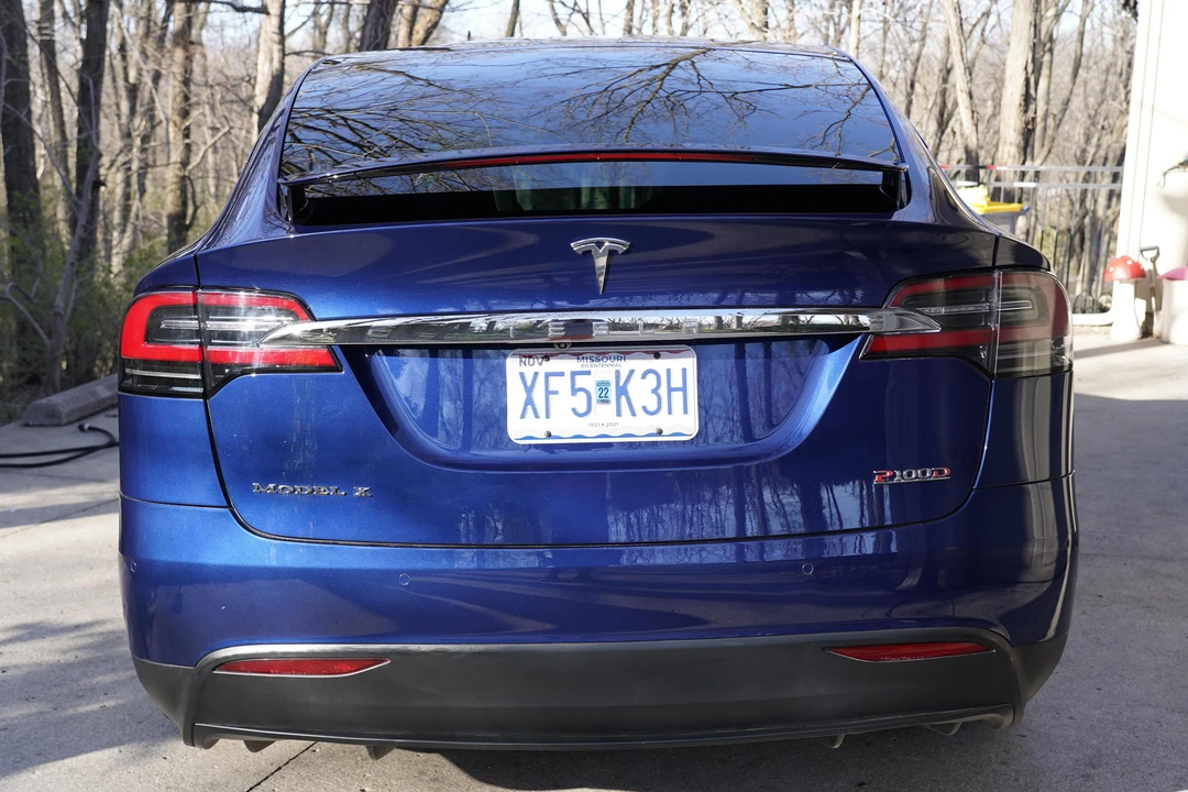 2017 Tesla Model X - Image 5 of 10