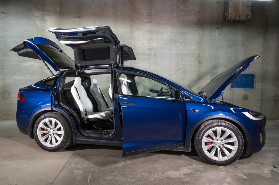 2017 Tesla Model X - Image 9 of 10