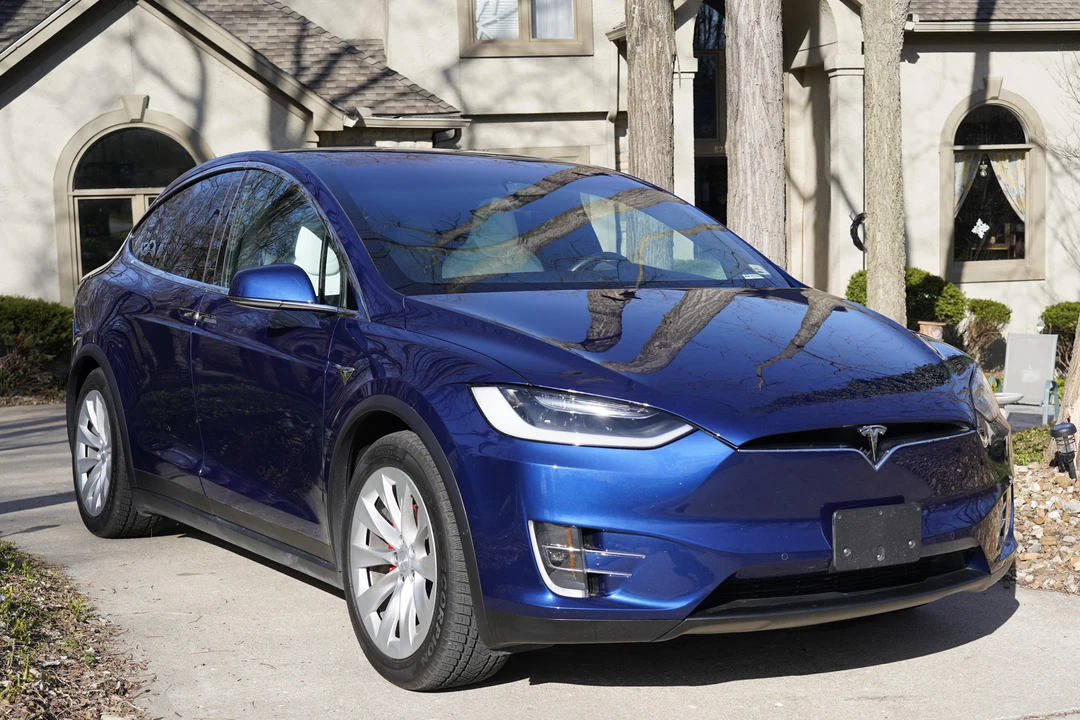 2017 Tesla Model X - Image 10 of 10