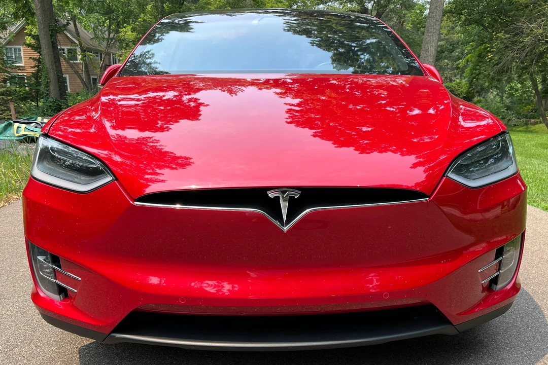 2017 Tesla Model X - Image 2 of 31