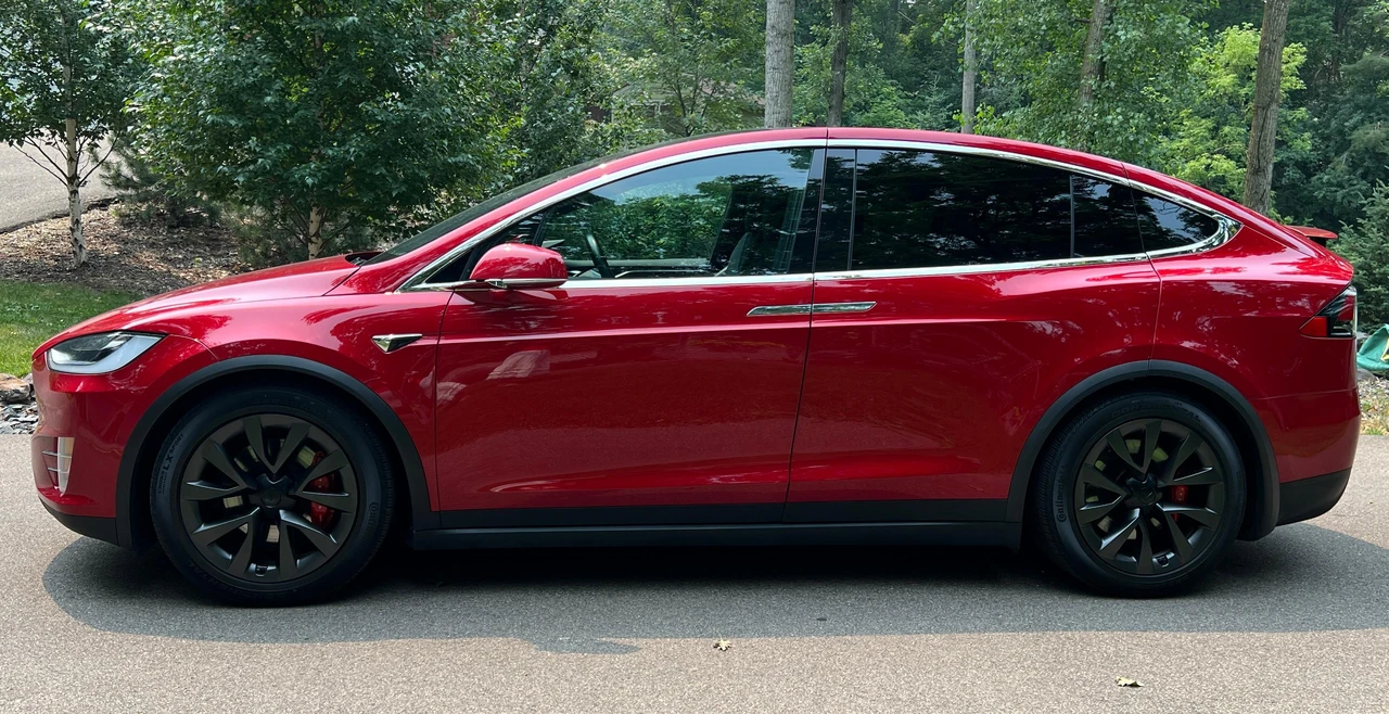 2017 Tesla Model X - Image 9 of 31