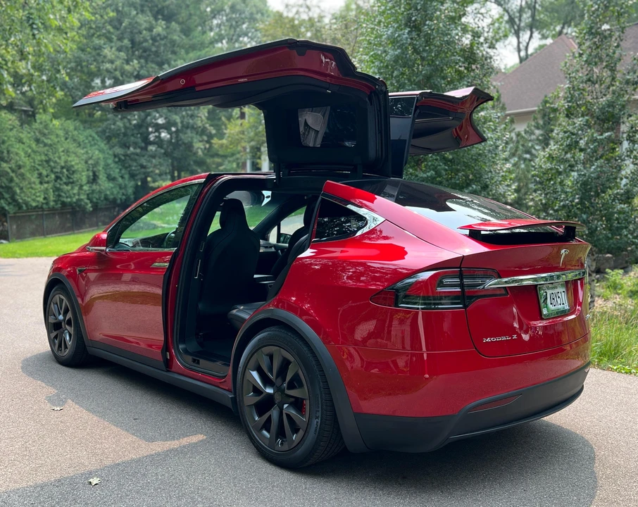2017 Tesla Model X - Image 24 of 31