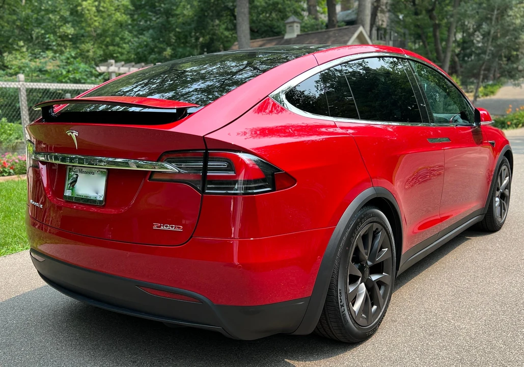 2017 Tesla Model X - Image 14 of 31