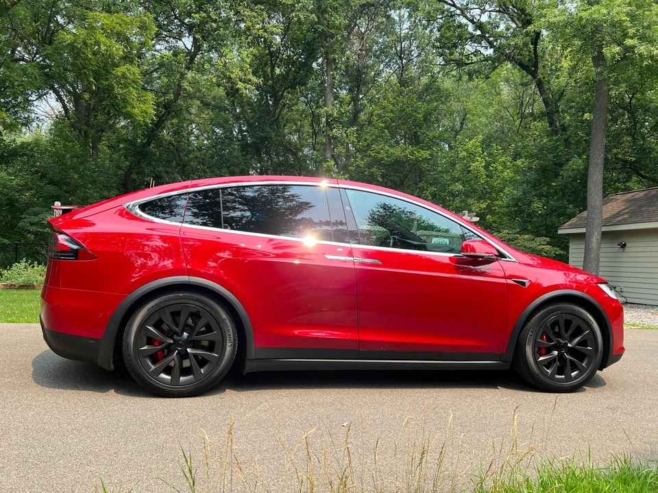 2017 Tesla Model X - Image 15 of 31