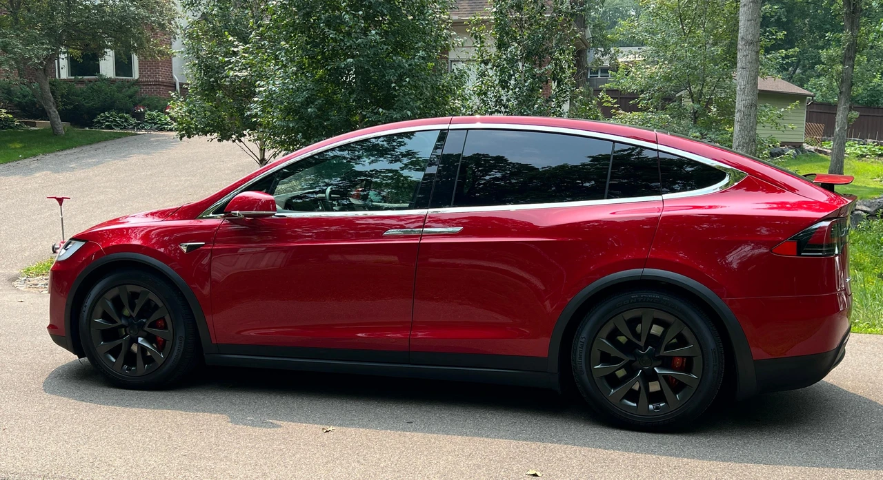 2017 Tesla Model X - Image 10 of 31