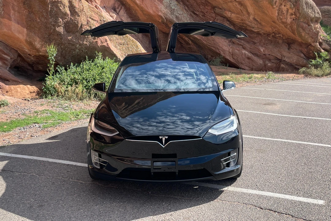 2017 Tesla Model X - Image 28 of 31