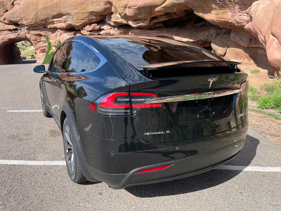 2017 Tesla Model X - Image 19 of 31