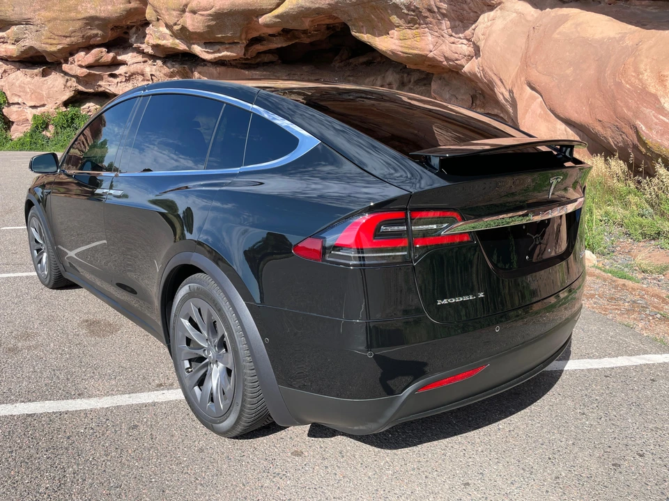 2017 Tesla Model X - Image 18 of 31