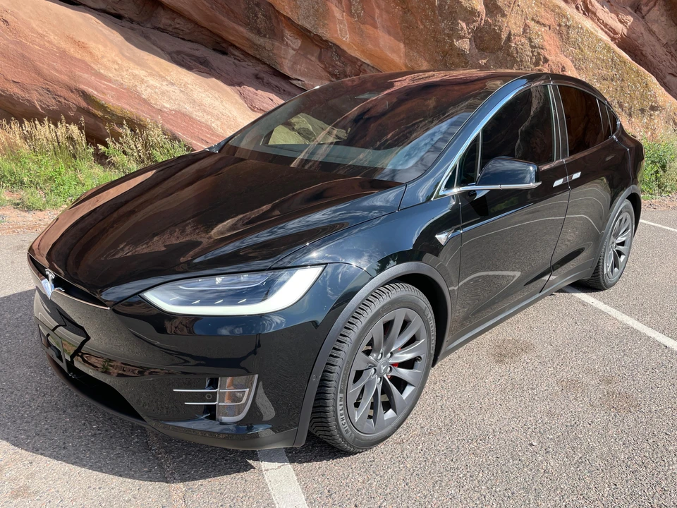 2017 Tesla Model X - Image 10 of 31