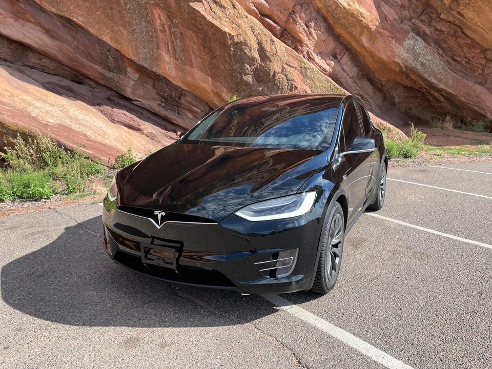 2017 Tesla Model X - Image 8 of 31