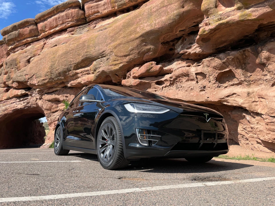 2017 Tesla Model X - Image 25 of 31