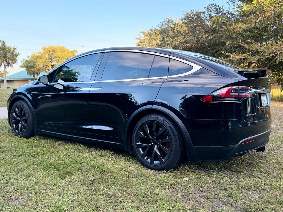 2017 Tesla Model X - Image 7 of 31