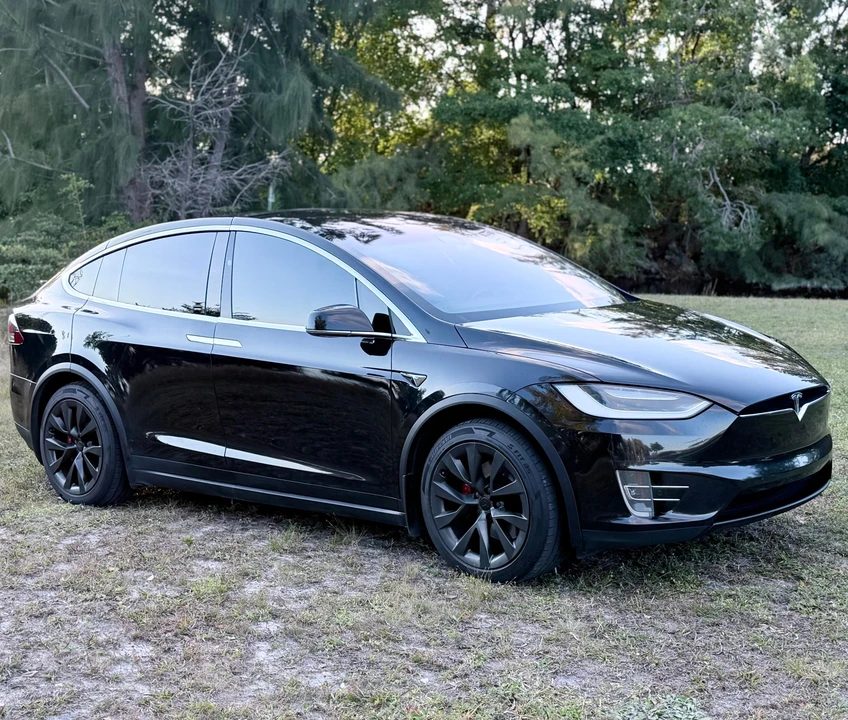 2017 Tesla Model X - Image 9 of 31