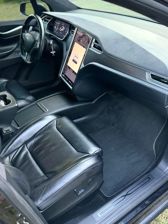 2017 Tesla Model X - Image 31 of 31