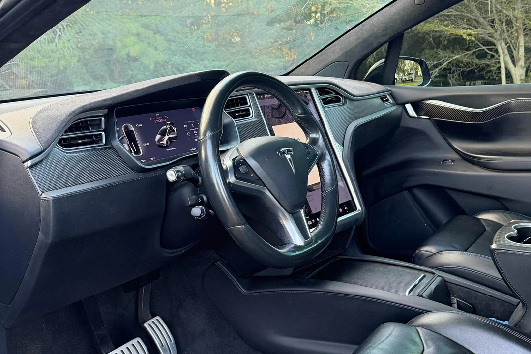 2017 Tesla Model X - Image 26 of 31