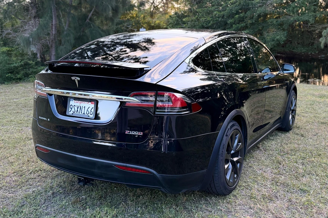 2017 Tesla Model X - Image 4 of 31