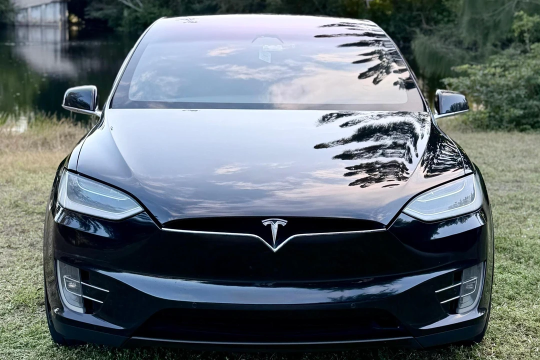 2017 Tesla Model X - Image 2 of 31