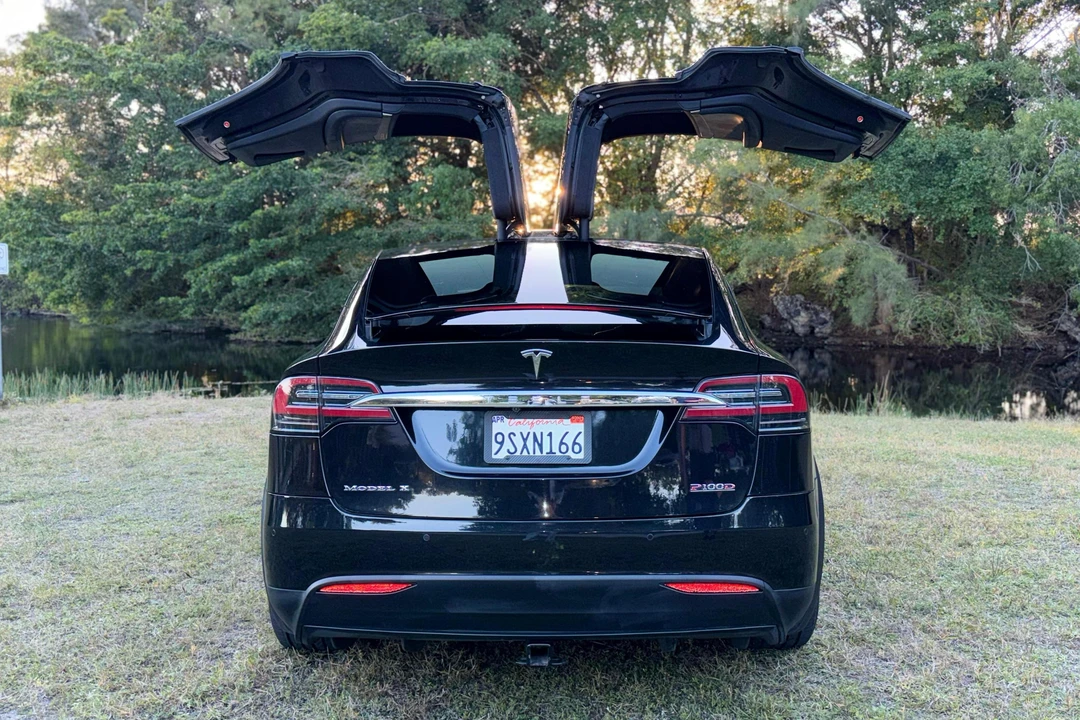 2017 Tesla Model X - Image 5 of 31
