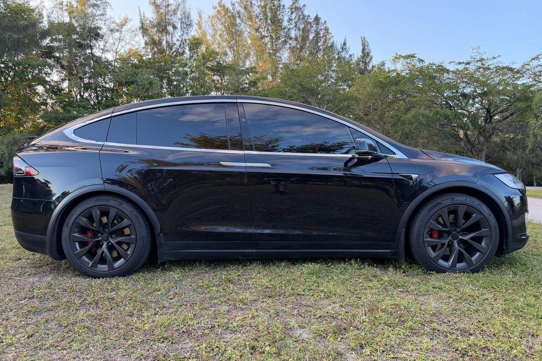 2017 Tesla Model X - Image 3 of 31