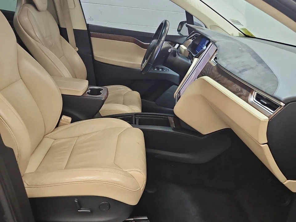 2017 Tesla Model X - Image 6 of 7