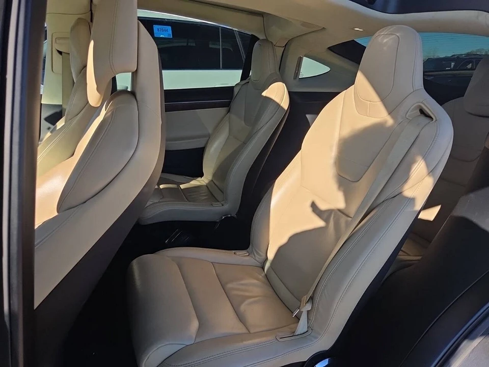 2017 Tesla Model X - Image 7 of 7