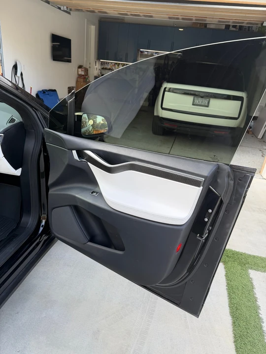 2017 Tesla Model X - Image 12 of 21