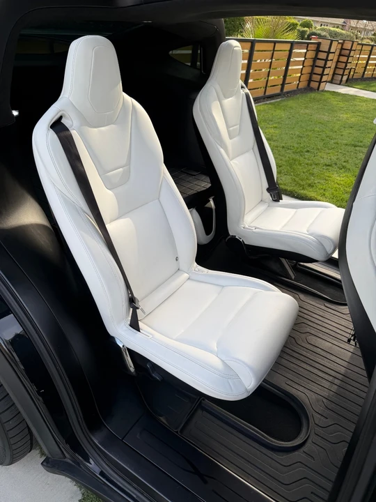 2017 Tesla Model X - Image 10 of 21