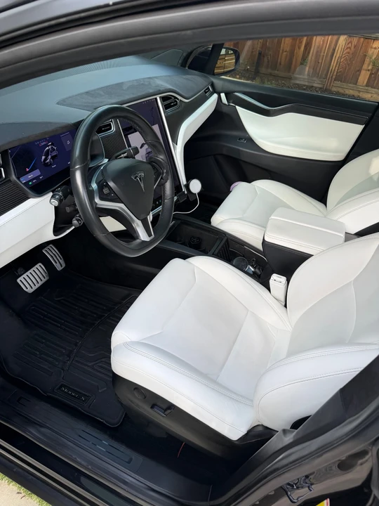 2017 Tesla Model X - Image 15 of 21