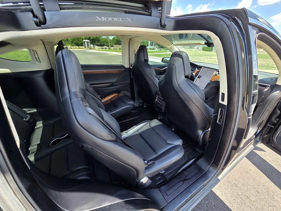 2017 Tesla Model X - Image 7 of 9