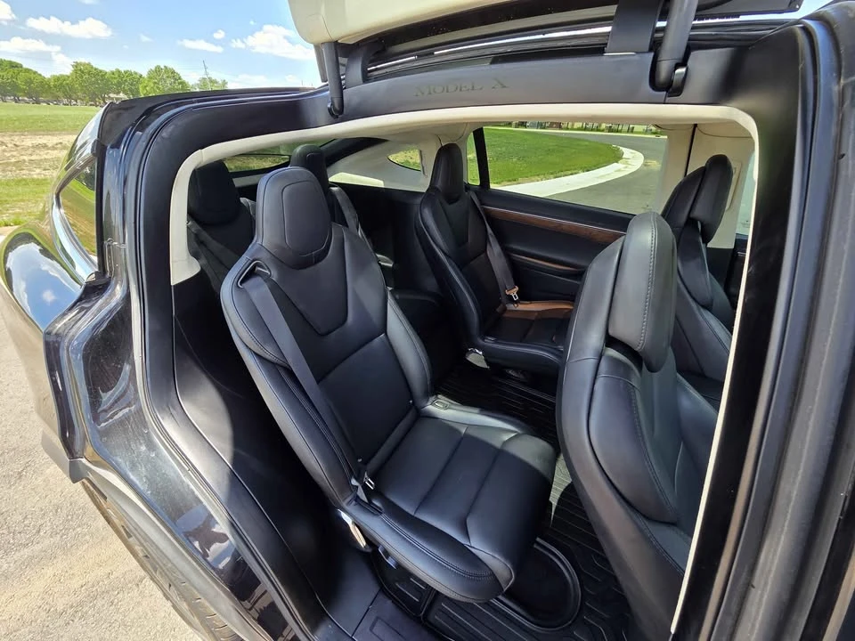 2017 Tesla Model X - Image 8 of 9