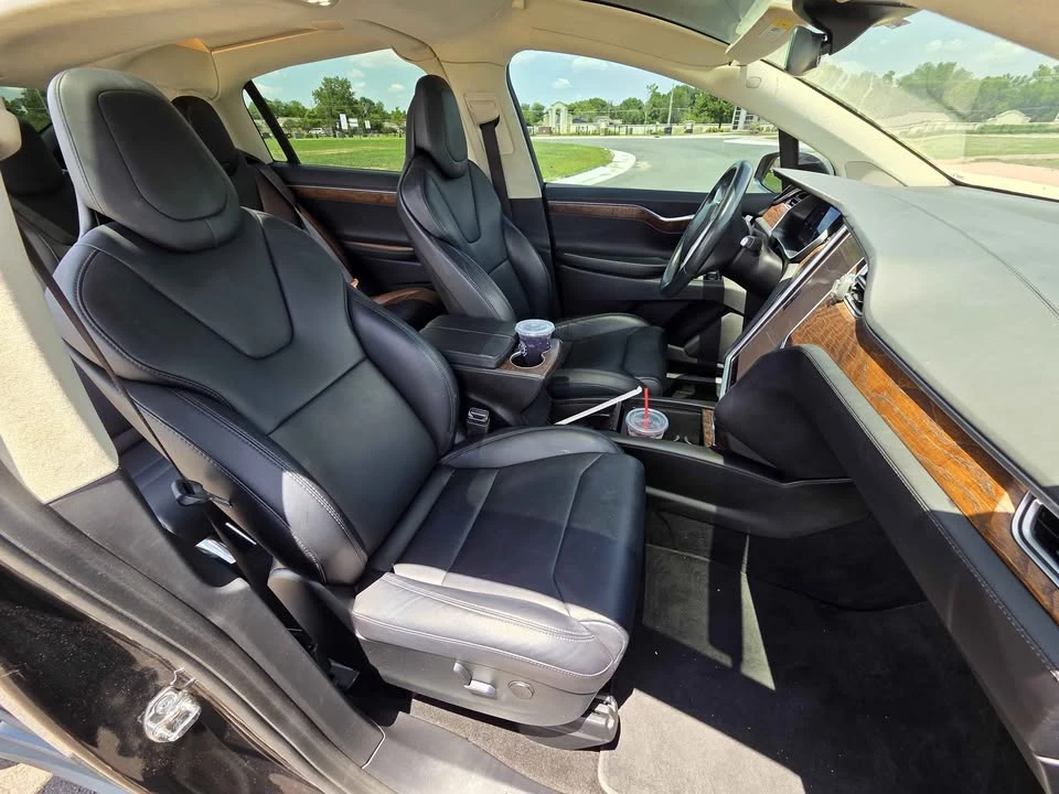 2017 Tesla Model X - Image 9 of 9