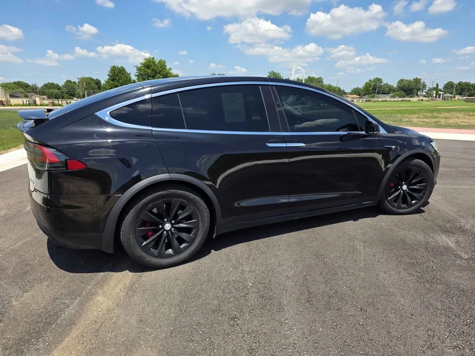 2017 Tesla Model X - Image 4 of 9