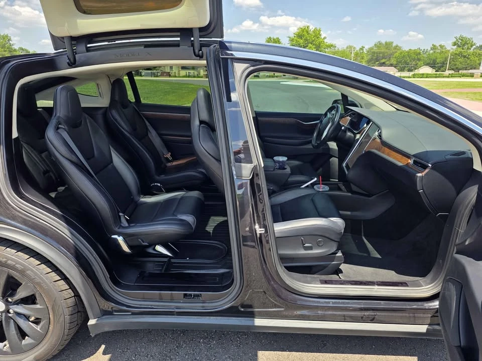 2017 Tesla Model X - Image 6 of 9