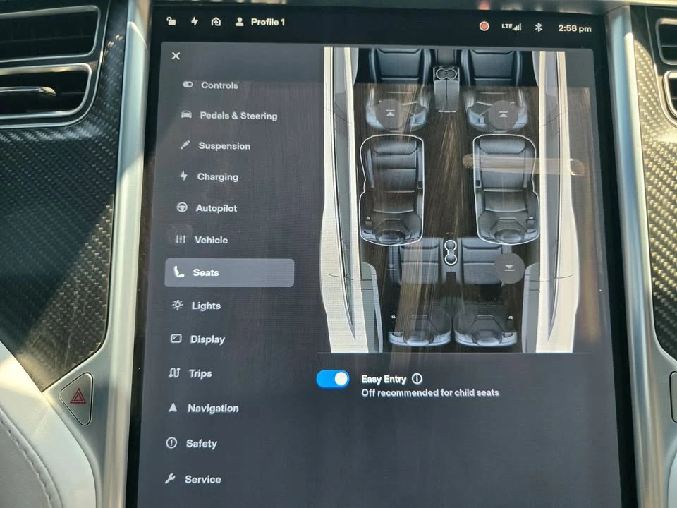 2017 Tesla Model X - Image 10 of 20