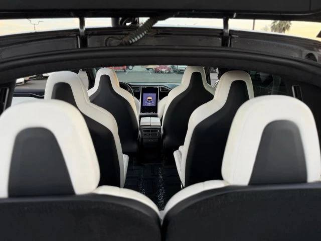 2017 Tesla Model X - Image 14 of 21